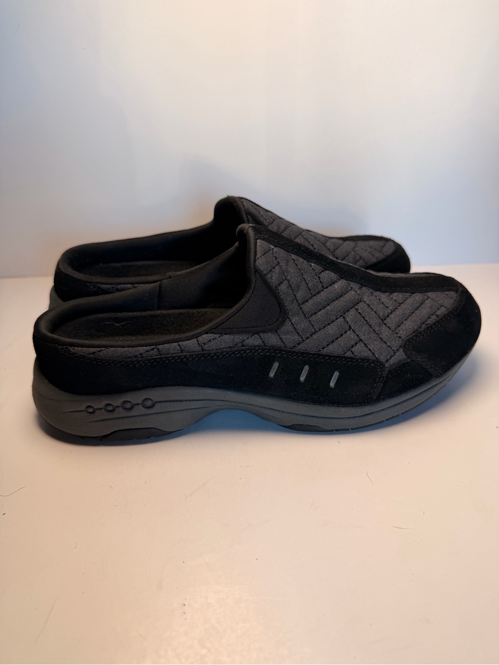 Easy Spirit Men's Black Quilted Slip-On Clogs